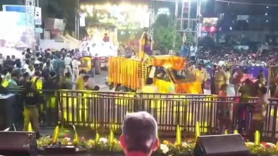 గన్నవరం: విజయవాడ ఉత్సవ్లో హంస వాహనంపై అమ్మవారి ఊరేగింపు