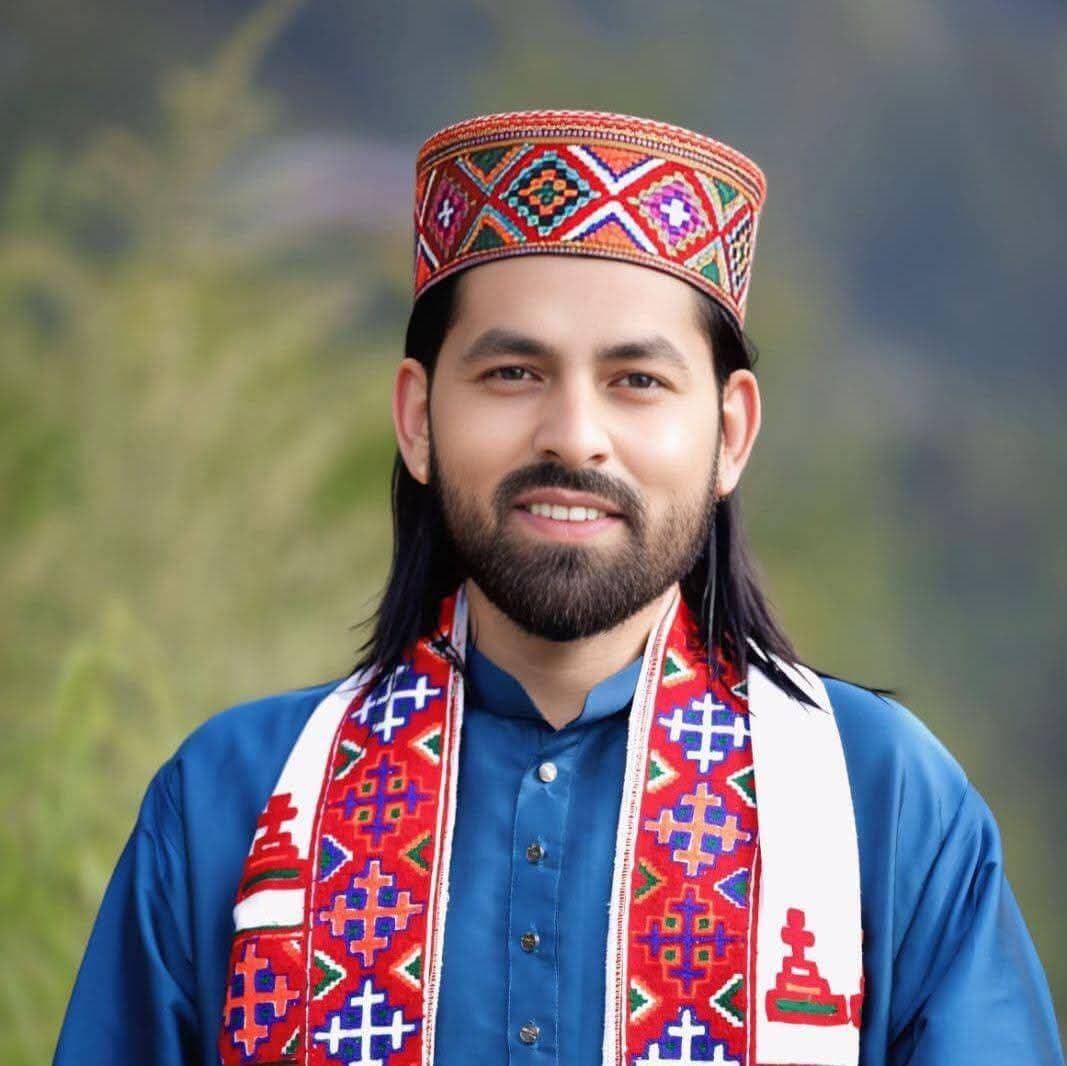 नई दिल्ली में कुल्लू निवासी लोकगायक श्री इंद्रजीत जी को हिमाचल प्रदेश के लोकसंगीत के लिए वर्ष 2024 के प्रतिष्ठित ‘उस्ताद बिस्मिल्लाह खाँ युवा पुरस्कार’ से सम्मानित किए जाने पर हार्दिक बधाई एवं शुभकामनाएँ।