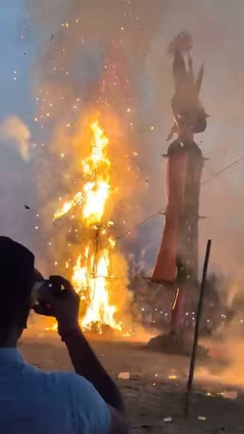 कुरुक्षेत्र में धू धू कर जल गया अहंकारी रावण
Nayab Saini The KurukshetraKurukshetra News कुरुक्षेत्रश्री स्थानेश्वर महादेव मंदिर कुरुक्षेत्रप्यारा हिंदुस्तानKurukshetra University KurukshetraSangameshwar dham