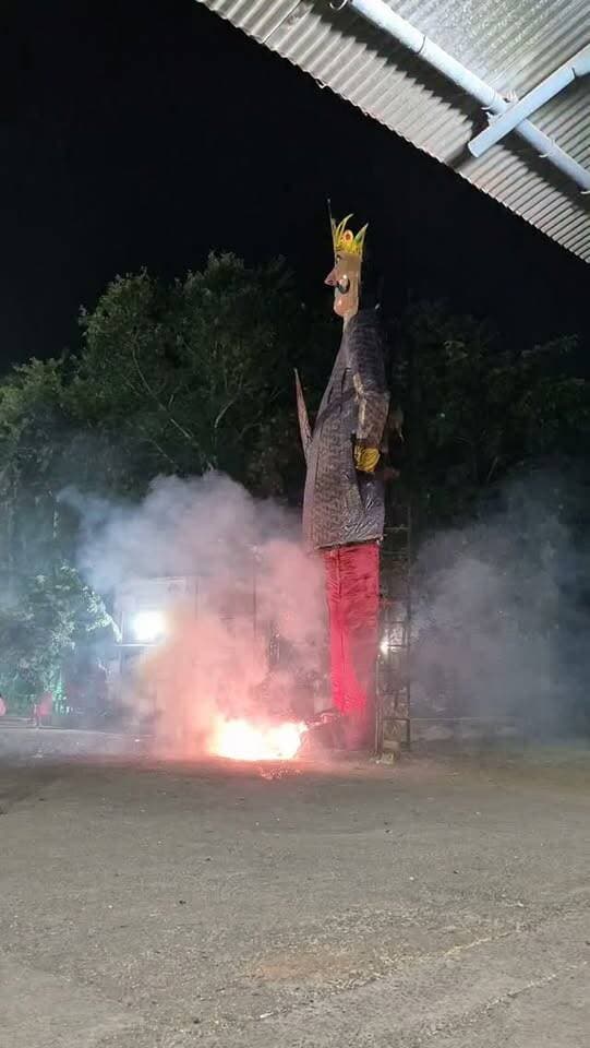 धामनोद मंडी में विशाल रावण दहन हुआ....
Dhamnod Mandi Bhav
.
.
.
.
.
.
#ravandahan #ravan #dhamnodmandibhav #viralreels #trending