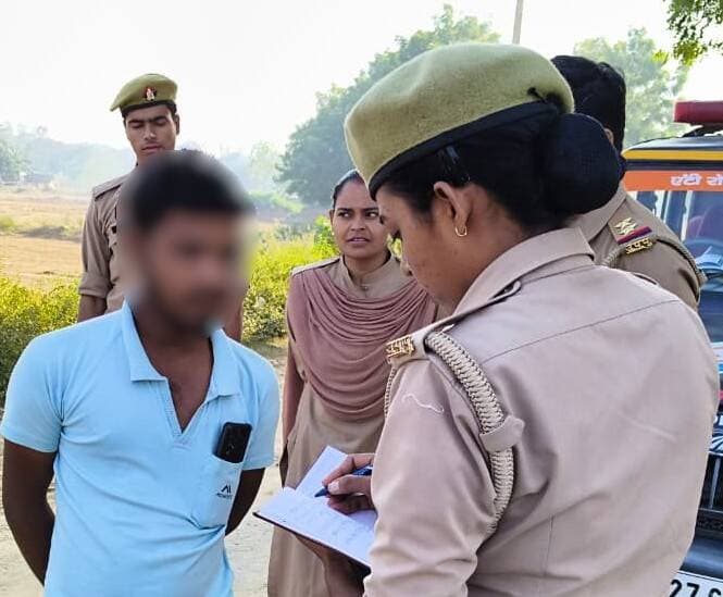 दशहरा पर्व पर शाहजहाँपुर पुलिस सतर्क, एंटी रोमियो टीमों ने मंदिरों व सार्वजनिक स्थलों पर चलाया चेकिंग अभियान
