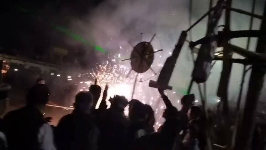 सोलन दशहरा में बड़ा हादसा टला, बाल-बाल बचे मंत्री समेत अन्य लोग बचे मंत्री समेत अन्य लोग..