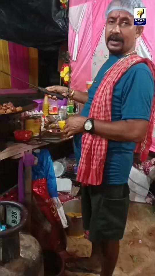 দূর্গা পূজা উপলক্ষে উপলক্ষে খোয়াই ২ নং বাজারে রেস্টুরেন্ট।