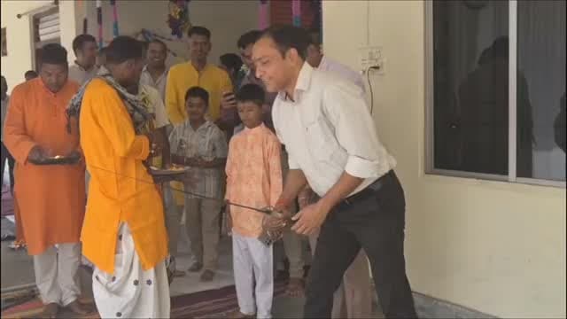 Sp शशि मोहन सिंह ने की फायरिंग,वैदिक मंत्रोच्चार के साथ संपन्न हुआ शस्त्र पूजन #police #law #raigarh