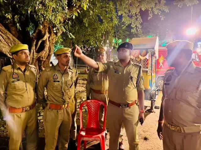 उन्नाव के शुक्लागंज में दशहरा मेले को लेकर यातायात पुलिस अलर्ट, सीओ प्रदीप कुमार ने मेला क्षेत्र का किया निरीक्षण