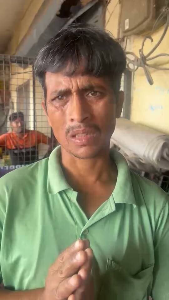 🙏 एक छोटी-सी मदद, शिवम की ज़िंदगी बचा सकती है! 💔
🚨 शिवम ज़िंदगी और मौत की जंग लड़ रहा है! 🚨
नई सब्ज़ी मंडी, इंडस्ट्रियल एरिया में सब्ज़ी बेचकर परिवार चलाने वाले अर्जुन के बेटे शिवम की आँत फट गई है। वह मुलाना अस्पताल में भर्ती है। इलाज के लिए ₹10 लाख की ज़रूरत है, जबकि अब तक करीब ₹3 लाख खर्च हो चुके हैं और परिवार के पास अब पैसे नहीं बचे हैं।
🙏 आपका ₹100, ₹500 या ₹1,000 का सहयोग भी शिवम के इलाज में बड़ी मदद बन सकता है। कृपया वीडियो को ज्यादा से ज्यादा शेयर करें और इस मासूम की जान बचाने में मदद करें।
📞 संपर्क एवं सहयोग के लिए: 8881271191
इंसानियत के नाते आगे आएँ—शिवम को आपकी मदद की सख्त ज़रूरत है!
#SaveShivam #HelpShivam #SaveChildLife #HumanityFirst #HelpNeeded #pleaseshare #DonateForTreatment #SaveALife #यथासंभव_मदद #इंसानियत #मदद_की_अपील #Yamunanagar #MulanaHospital #highlight #follower