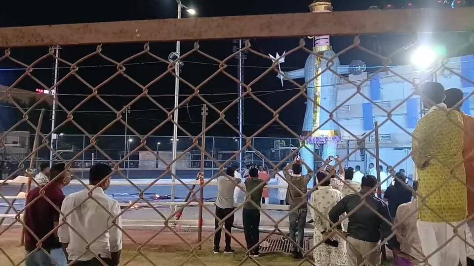 चूर हुआ दशानन रावण का आज अहंकार, #अजमेर के पटेल मैदान से देखिये #मरूधरा_टूडे पर लाइव🔴
#HappyDussehra
#Vijayadashami
#विजयादशमी
#दशहरा #Ajmer #ajmercity #marudharatoday #मरूधरा_टूडे