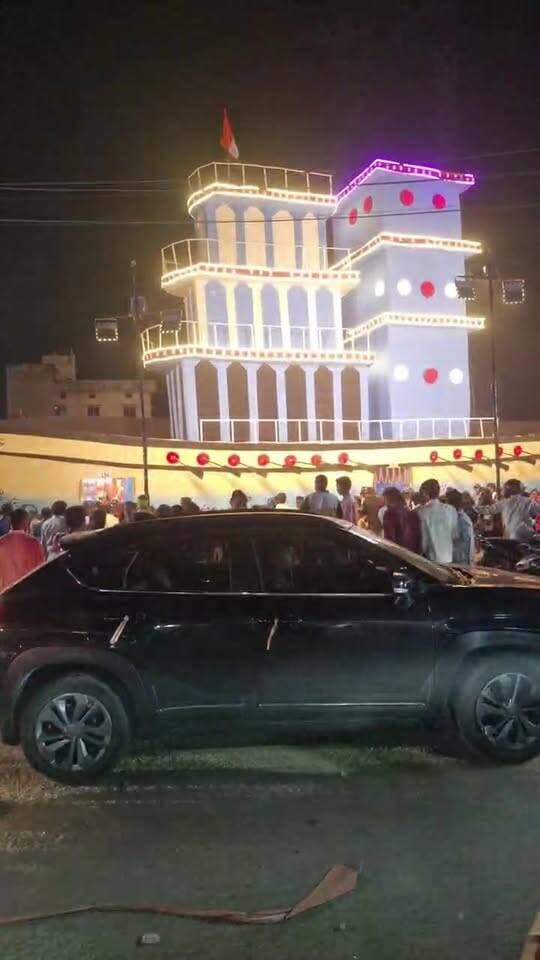 आज नवरात्री के अंतिम दिन और बक्सर की सड़क पर आस्था का जन शैलाब। नया बाजार मठिया मोड़ से लाइव