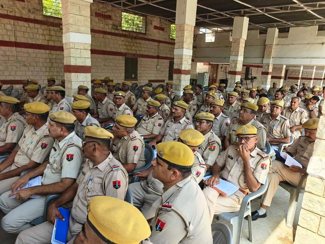 बाड़मेर पुलिस चुनावी माहौल को देखते हुए सारी तैयारियों में जुटी है... Barmer Police