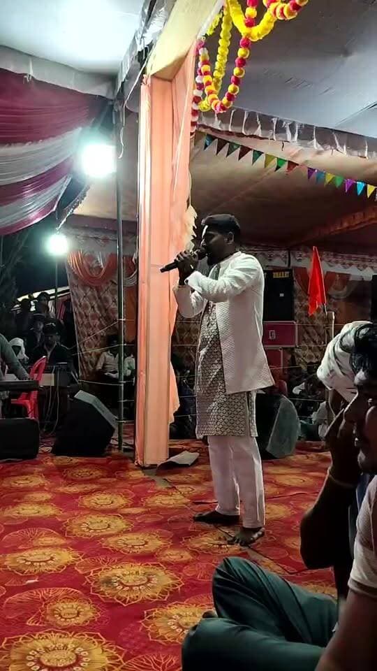 SK Raja ने क्या खुब भजन गाया।
ग्राम हजारा में जागरण के कार्यक्रम का आयोजन।