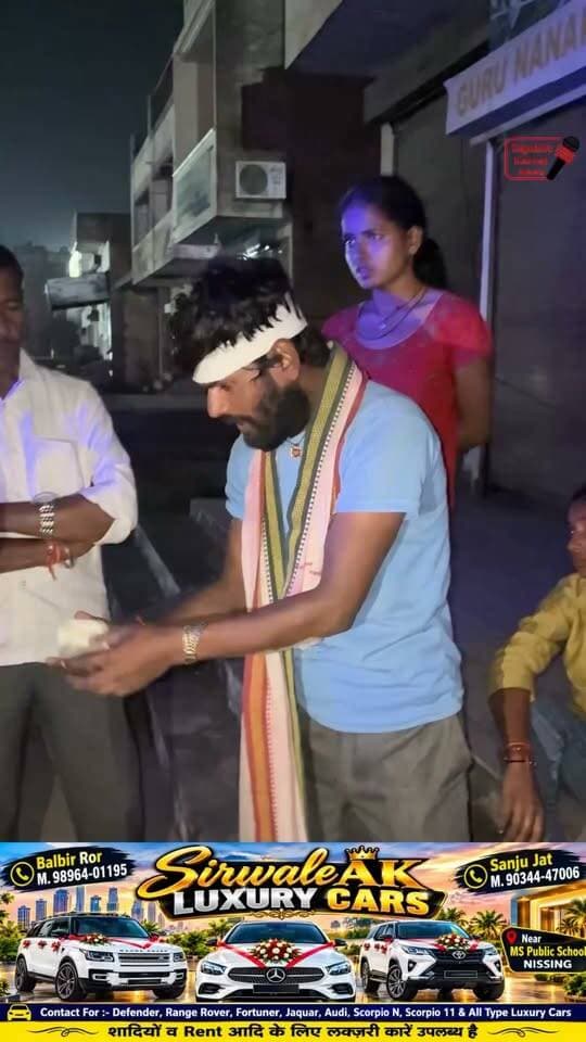 नशेड़ी पिता अपने बीवी बच्चों को मारता हुआ मौके पर डायल 112 पुलिस पहुंची। पुलिस अपनी जिम्मेदारी निभाते हुए