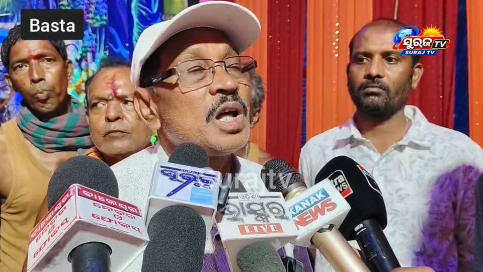 #ଭକ୍ତିମୟ_ପରିବେଶରେ_କୁମାରୀମାନଙ୍କୁ_ପୂଜନ_କଲା_କମିଟି
ଶକ୍ତିପୀଠ ଓ ମଣ୍ଡପମାନଙ୍କରେ ମାଆ ଦୁର୍ଗାଙ୍କ ଆରାଧନା ସାଙ୍ଗକୁ ପରମ୍ପରା ଅନୁଯାୟୀ ବସ୍ତା ଥାନା ଅନ୍ତର୍ଗତ ଦରଡ଼ା ଦୁର୍ଗା ମଣ୍ଡପରେ କୁଆଁରୀ ପୂଜା ଅତ୍ୟନ୍ତ ନିଷ୍ଠା ଓ ଭକ୍ତିଭାବ ସହକରେ ସମ୍ପନ୍ନ
Surajtv Surajtv Odia #darada #pujamandap #basta #baleswar
