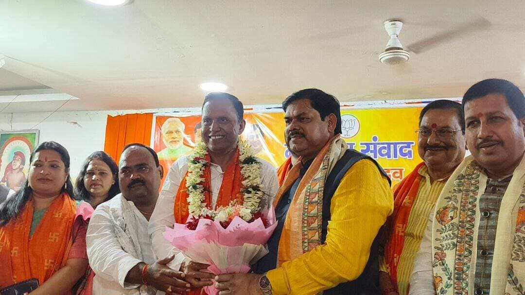 भागलपुर पहुंचे शिक्षा मंत्री मिथिलेश तिवारी का प्रशांत किशोर पर हमला, बोले- ‘एक्सीडेंटल विधायक’, बिहार की आठों सीटों पर जीत का दावा...... see more