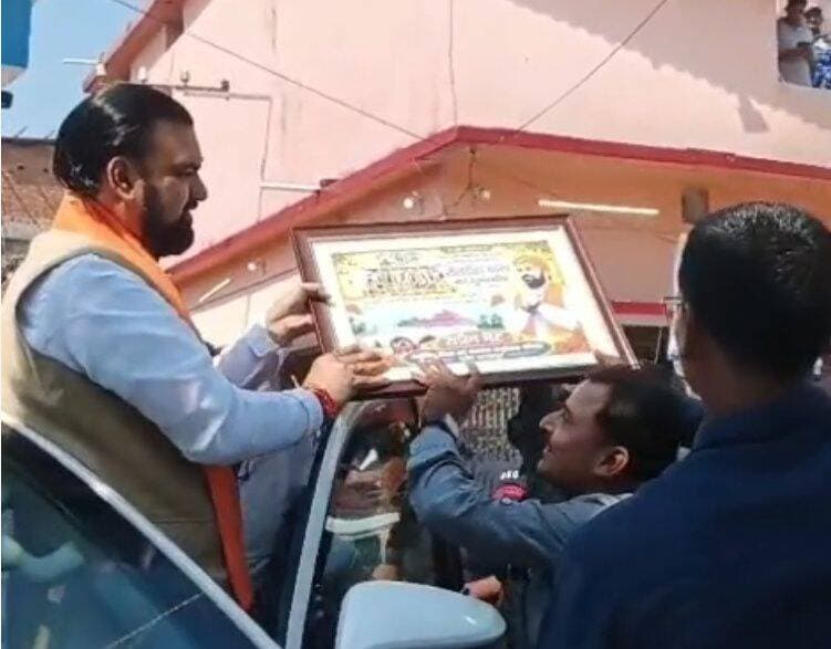 अभय कुमार मिश्रा के नेतृत्व में मुख्यमंत्री सम्राट चौधरी से मिले अनुदेशक, पूर्णकालिक सेवा की मांग पर सौंपा आवेदन...... see more