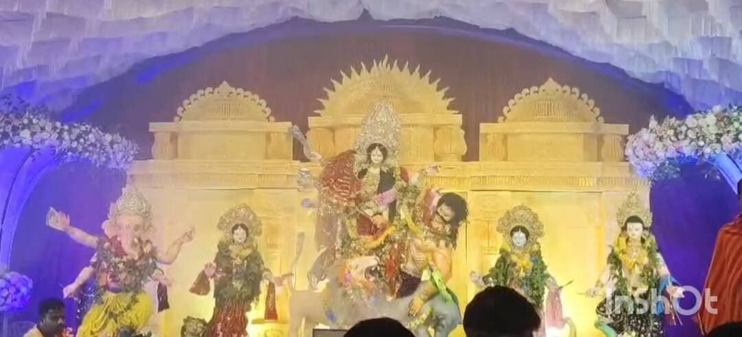 କଳାହାଣ୍ଡି: ଲାଞ୍ଜିଗଡରେ ୬୧ ତମ ସାର୍ବଜନୀନ ଦୁର୍ଗାପୂଜା: ମେଲୋଡିରେ ଦୁଲୁକିଲା ମଞ୍ଚ