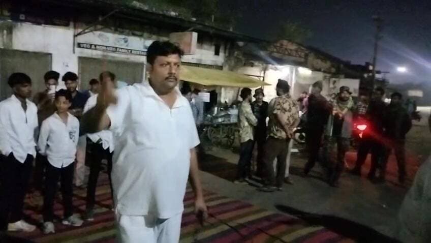 ନୂଆପଡା: ଖରିଆର ରୋଡ଼ରେ ଦୁଇ ଯୁବକଙ୍କୁ ଛୁରାମାଡ଼: ରାସ୍ତାରୋକ ଓ ଉତ୍ତେଜନା