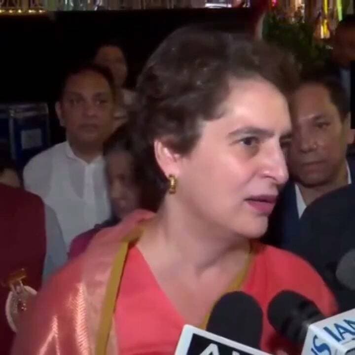 "आजकल जो रावण का रूप है, उसका सामना पूरी जनता कर रही है..."- #प्रियंका_गांधी
#Congress