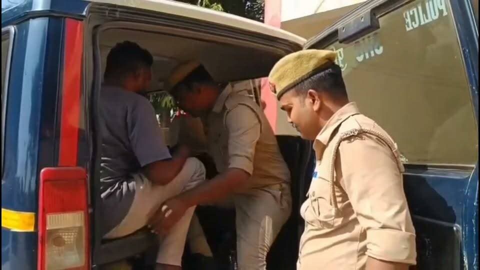 खबर थाना मदनापुर गिरफ्तार चोरी किए गए रुपए बरामद चोरों को पुलिस ने भेज दिया जेल शाहजहांपुर उत्तर प्रदेश
