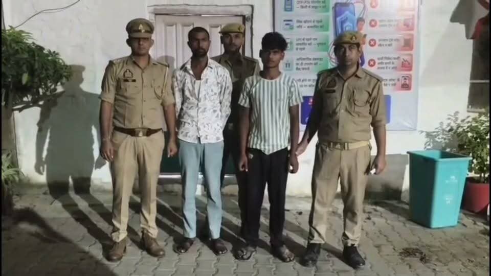 खबर थाना खुदागंज जहां पंचायत भवन का ताला तोड़कर हुई चोरी चोर गिरफ्तार पुलिस ने भेज दिया जेल शाहजहांपुर उत्तर प्रदेश