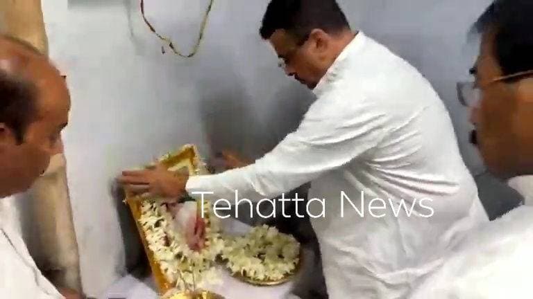 চোরবাগানে মৃ/ত্যু চাকদহের আরতির! শোকাহত পরিবারের সঙ্গে মঙ্গলবার দেখা করলেন মুখ্যমন্ত্রী, শুভেন্দু অধিকারী
#Chakdaha #WestBengal #SuvenduAdhikari #tehatta_news #NadiaNews