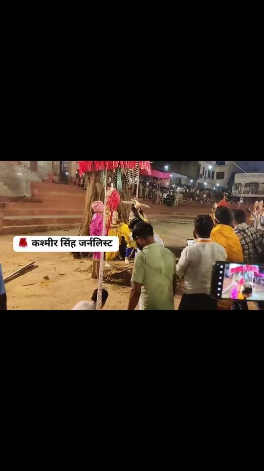 फिरोजाबाद में 61 फीट रावण का अंत लाखों की भीड़ के सामने धू-धू कर जला रावण, जय श्रीराम से गूंजा मैदान!!