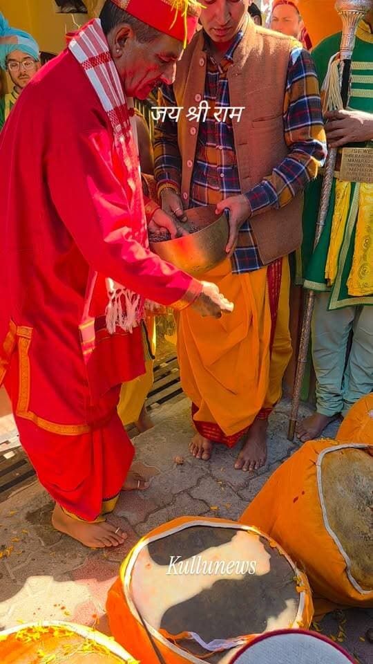 कुल्लू दशहरा की सभी को हार्दिक शुभकामनायें
जय श्री राम 🙏❤️🚩
.
#kullumanlinews #KulluDussehra2026 #kulludussehra #jaishriram