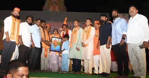అదిలాబాద్ అర్బన్: ఆదిలాబాద్ దస్నాపూర్ లో ఘనంగా విజయదశమి వేడుకలు: రావణ దహనం చేసిన కలెక్టర్, ఎస్పీ