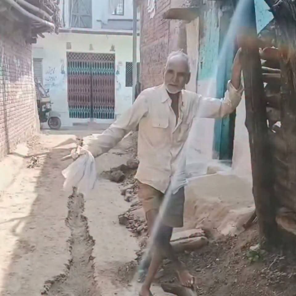 नरवार-25 में आम रास्ते पर अतिक्रमण का आरोप, आवागमन में परेशानी से परेशान वार्डवासी—प्रशासन से रास्ता खुलवाने की मांग
#Collectorumriya
#TahsildarChandia
#narwar25 #atikraman
#ambikeshPratapSinghSDMbalhavgarh
#BandhavgarhSDM