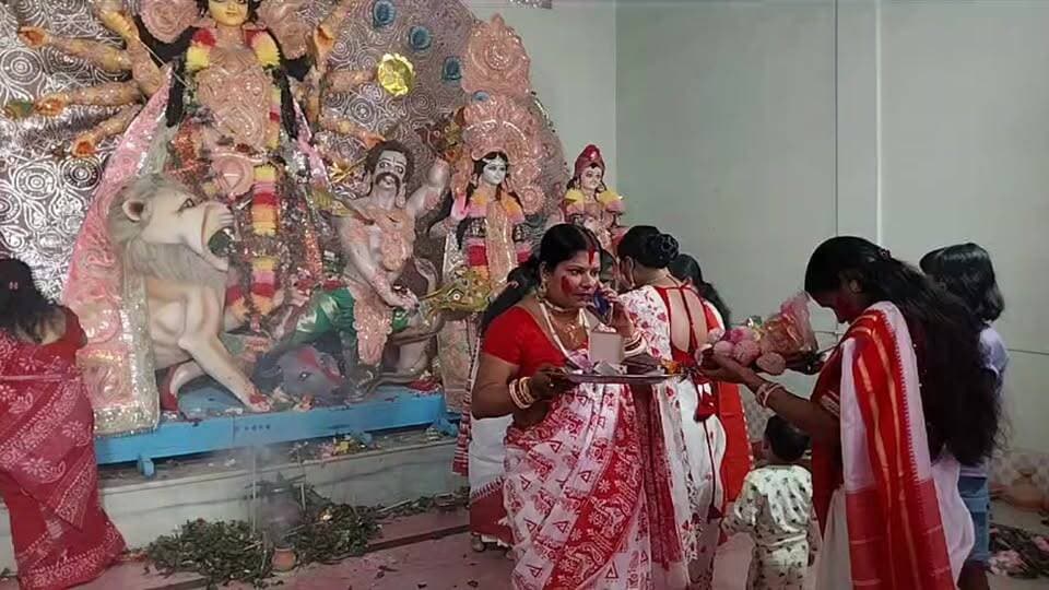 সিঁদুর খেলা বক্সিরহাট বাজার থেকে সরাসরি