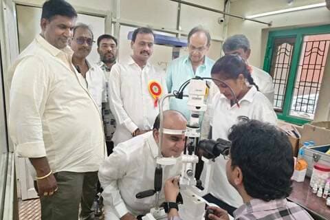 అశ్వారావుపేట: అశ్వారావుపేటలో ఉచిత కంటి వైద్య శిబిరాన్ని సందర్శించిన మాజీ MLA మెచ్చా నాగేశ్వరరావు