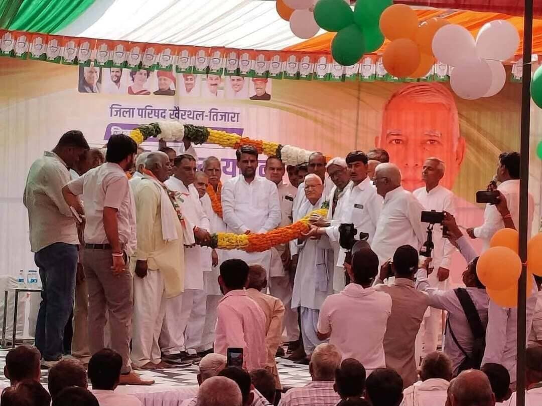 खैरथल-तिजारा जिला परिषद वार्ड नंबर 2 से कांग्रेस प्रत्याशी सियाराम यादव गुरुजी के चुनाव कार्यालय का मुंडावर विधायक ललित यादव ने उद्घाटन किया