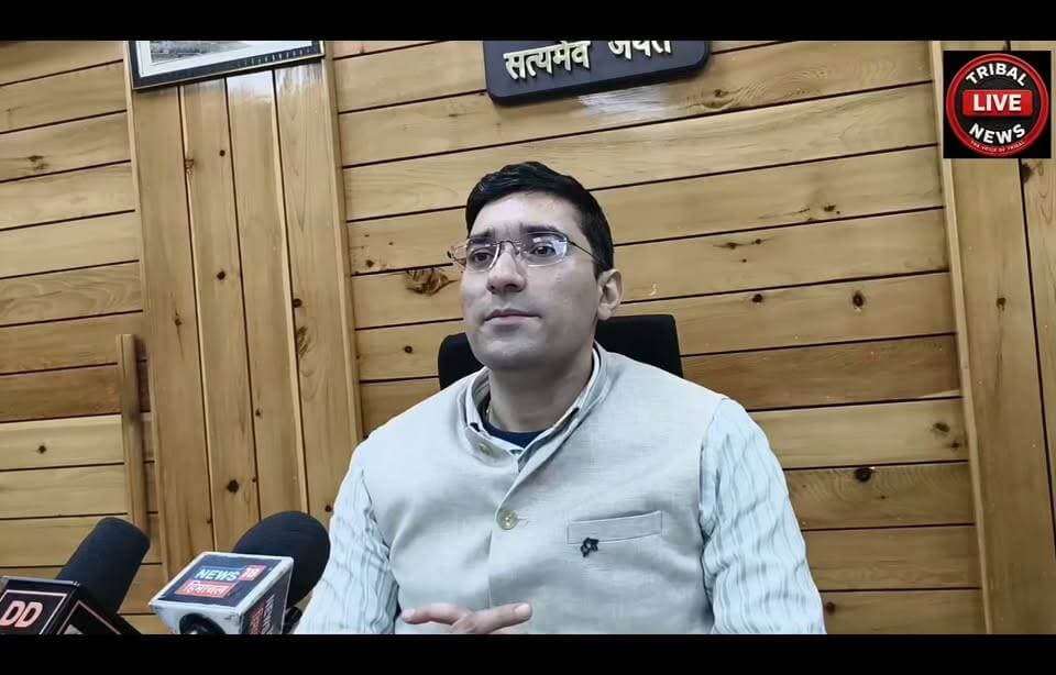 चम्बा :- होली में मुख्यमंत्री का दो दिवसीय दौरे को लेकर उपायुक्त मुकेश रेपसवाल ने दी जानकारी, क्या क्या रहेगा 👇सुनिए