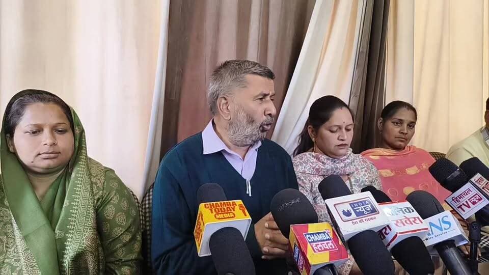 मुख्यमंत्री के दौरे को लेकर भाजपा नेता की प्रेस वार्ता 1500 और बिजली बिल पर घेरेंगे :-
LIVE