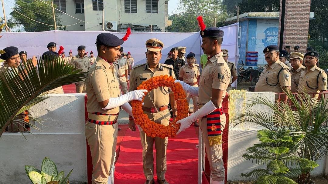 सहरसा पुलिस केंद्र में मनाया गया पुलिस स्मृति दिवस, वीर शहीद पुलिसकर्मियों को दी गई भावपूर्ण श्रद्धांजलि........see more