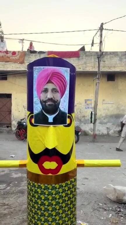 ਲੁਧਿਆਣਾ ਪੱਛਮੀ: ਲੁਧਿਆਣਾ ਵਿੱਚ ਸਿਆਸੀ ਤਣਾਅ: ਅਕਾਲੀ ਕੌਂਸਲਰ ਨੇ ਸਾੜਿਆ ਵਿਧਾਇਕ ਭੋਲਾ ਗਰੇਵਾਲ ਦਾ ਪੁਤਲਾ