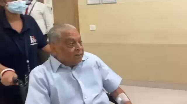 मोकामा। पटना स्नातक सीट से जेडीयू प्रत्याशी नीरज कुमार की सेहत में सुधार अभी-अभी मेदांता हॉस्पिटल छुट्टी कर दिया गया है बीते दो दिनों से नीरज कुमार पटना के मेदांता अस्पताल में एडमिट थे हार्ट की समस्याओं से जूझ रहे हैं नीरज कुमार 24 घंटे डॉक्टरों की निगरानी में चल रही थी इलाज इसी दौरान बिहार के मुख्यमंत्री मंगलवार को नीरज कुमार से मुलाकात करने मेदांता अस्पताल भी पहुंचे थे।
#मोकामा