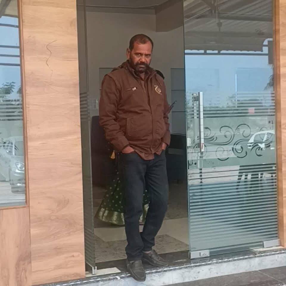 आदरणीय Thakur Nagendra Singh बब्बा जी, प्रिय भाई Narendra Ahirwar जी, चाचा Anil Thakur जी आप सभी को जन्मदिन की ढेर सारी शुभकामनायें 🎂💐