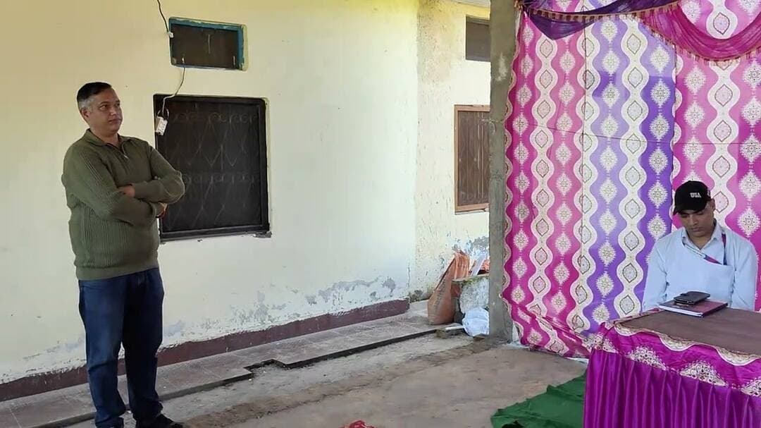 गागरीगोल में SBI का विशेष कैंप | DGM राजीव रंजन ने ग्रामीणों को दी बैंकिंग योजनाओं की जानकारी