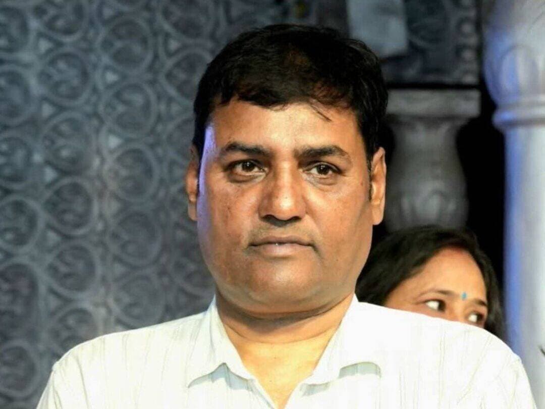 बुलंदशहर के एडीएम न्यायिक भरतराम यादव का निधन हो गया। उन्होंने मंगलवार रात 10 बजे लखनऊ के पीजीआई में अंतिम सांस ली। रविवार को हार्ट अटैक आने के बाद उन्हें नोएडा के फोर्टिस अस्पताल में भर्ती कराया गया था। इस दौरान उन्हें ब्रेन हैमरेज भी हो गया था।@
