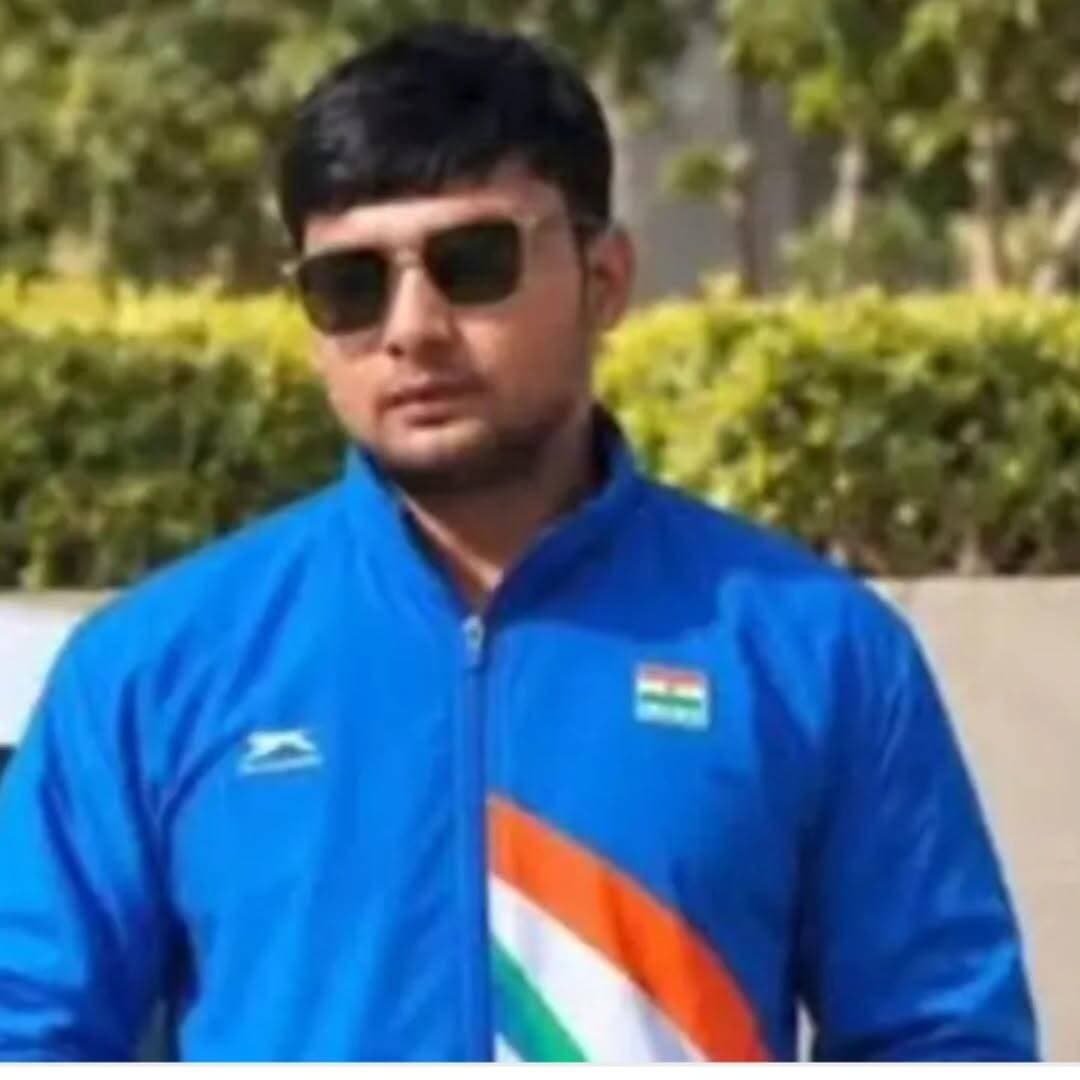 धौलपुर के बांसरई गांव के पैरा एथलीट प्रवीण शर्मा ने अंतरराष्ट्रीय खेल मंच पर देश और जिले का नाम रोशन किया है। जापान के आइची-नागोया में हुए 5वें एशियन पैरा गेम्स 2026 में प्रवीण ने पुरुषों की शॉट पुट (गोला फेंक) एफ-11 स्पर्धा में कांस्य पदक जीता।
<nis:link nis:type=tag nis:id=dholpurnews nis:value=DholpurNews nis:enabled=true nis:link/> <nis:link nis:type=tag nis:id=highlightseveryone nis:value=highlightseveryone nis:enabled=true nis:link/> <nis:link nis:type=tag nis:id=highlights nis:value=highlights nis:enabled=true nis:link/> <nis:link nis:type=tag nis:id=follower nis:value=follower nis:enabled=true nis:link/> <nis:link nis:type=tag nis:id=followerseveryone nis:value=followerseveryone nis:enabled=true nis:link/>