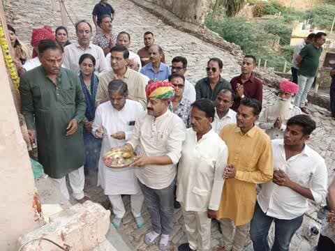 बूंदी: बूंदी महोत्सव 2026 का आगाज़, गढ़ गणेश को पीले चावल भेंट कर किया निमंत्रण