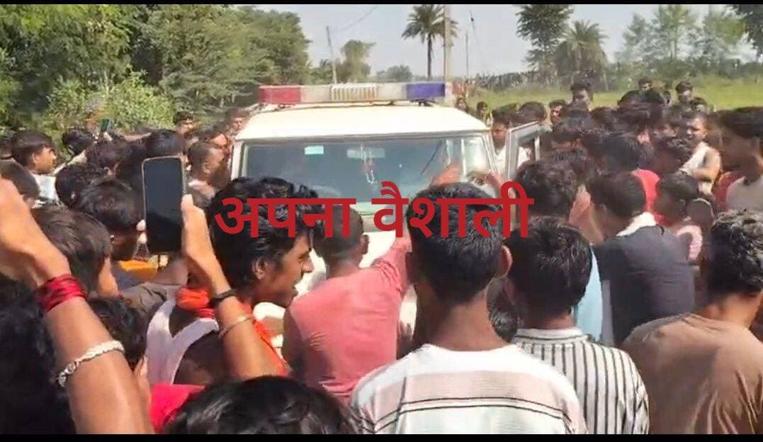 जंदाहा में शराब बेचने पहुंचे दो युवकों को ग्रामीणों ने बांधकर पीटा:छुड़ाने पहुंची पुलिस का भी विरोध, काफी मशक्कत के बाद दोनों हिरासत में