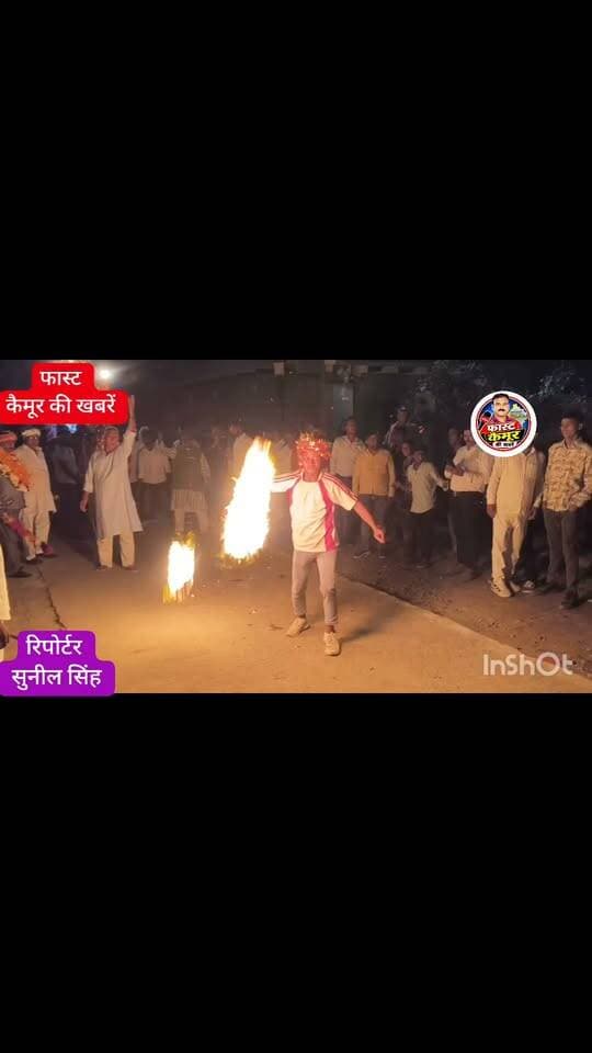 भभुआ चमन लाल पोखर स्थित बड़ी देवी मां रथ पर सवार होकर शहर में भ्रमण के लिए निकली है। जगह-जगह पर कल का कलाकारों द्वारा प्रदर्शन किया जा रहा था।