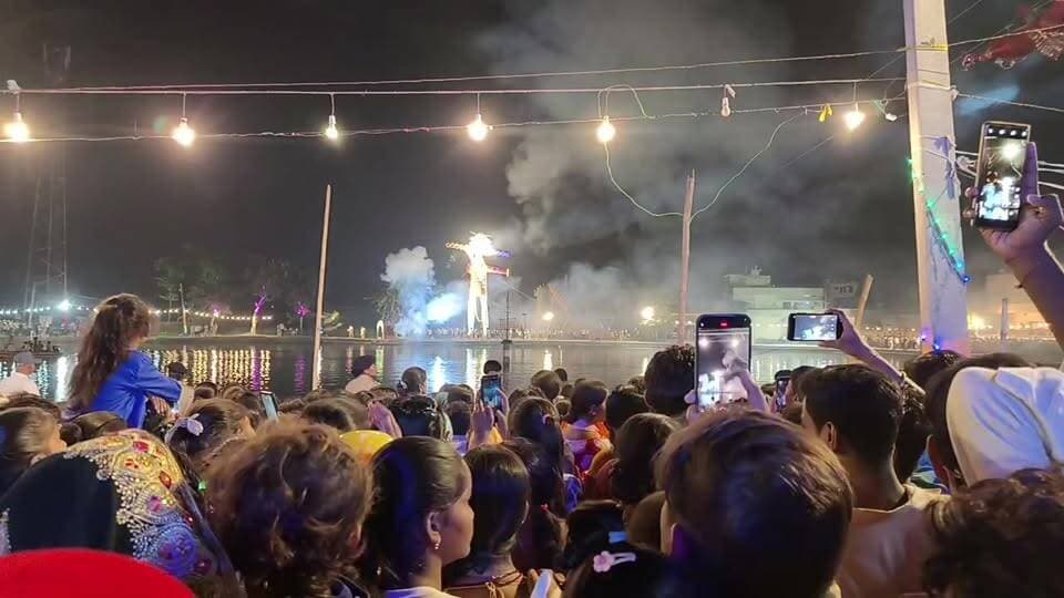 दरभंगा के छठी पोखर से रावण वध का लाइव प्रसारण पार्ट 1
फाइनल प्रोग्राम BiharDarpan:-Darpan24 News Pvt Limited पर देखे