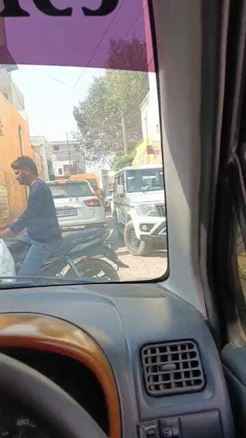 रेलवे स्टेशन के पास जाम