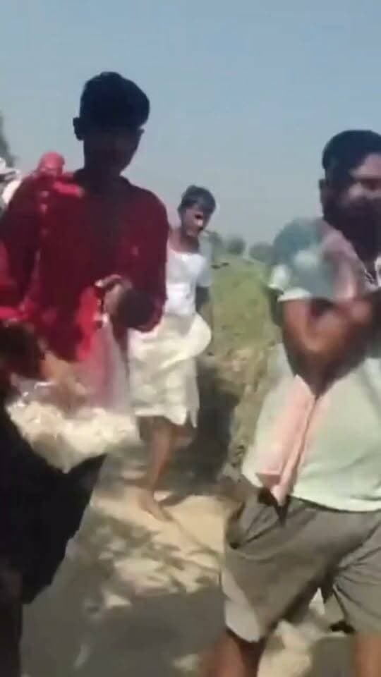 कौंधियारा क्षेत्र टोंस नदी में डूबे चाचा-भतीजे का एक साथ हुआ अंतिम संस्कार, गांव में पसरा मातम।।
#kaudhiyara #prayagrajnews