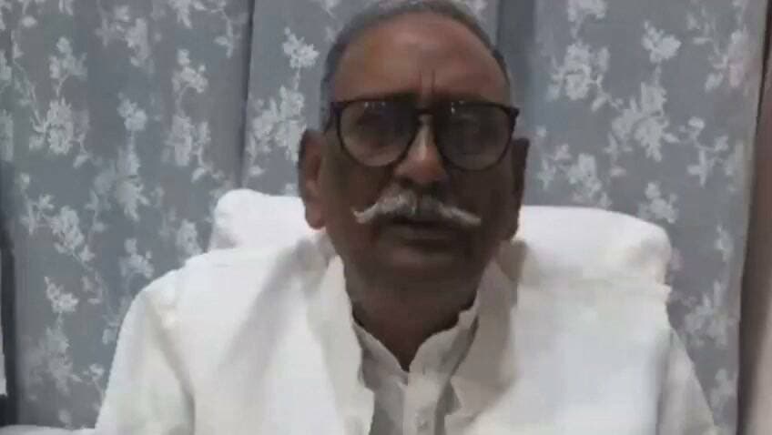 जहानाबाद के पूर्व सांसद सह जदयू राष्ट्रीय उपाध्यक्ष चंदेश्वर प्रसाद चंद्रवंशी ने जनसंपर्क किया। साथ ही सोशल मीडिया के माध्यम से पटना स्नातक निर्वाचन क्षेत्र के वोटरों से नीरज कुमार एवं पटना शिक्षक निर्वाचन क्षेत्र से नवल किशोर यादव के पक्ष में मतदान करने की अपील की है।