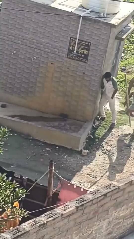 मुंगेर के मुफस्सिल थाना क्षेत्र के टीकारामपुर में दो गैंग के बीच भारी गोलीबारी!