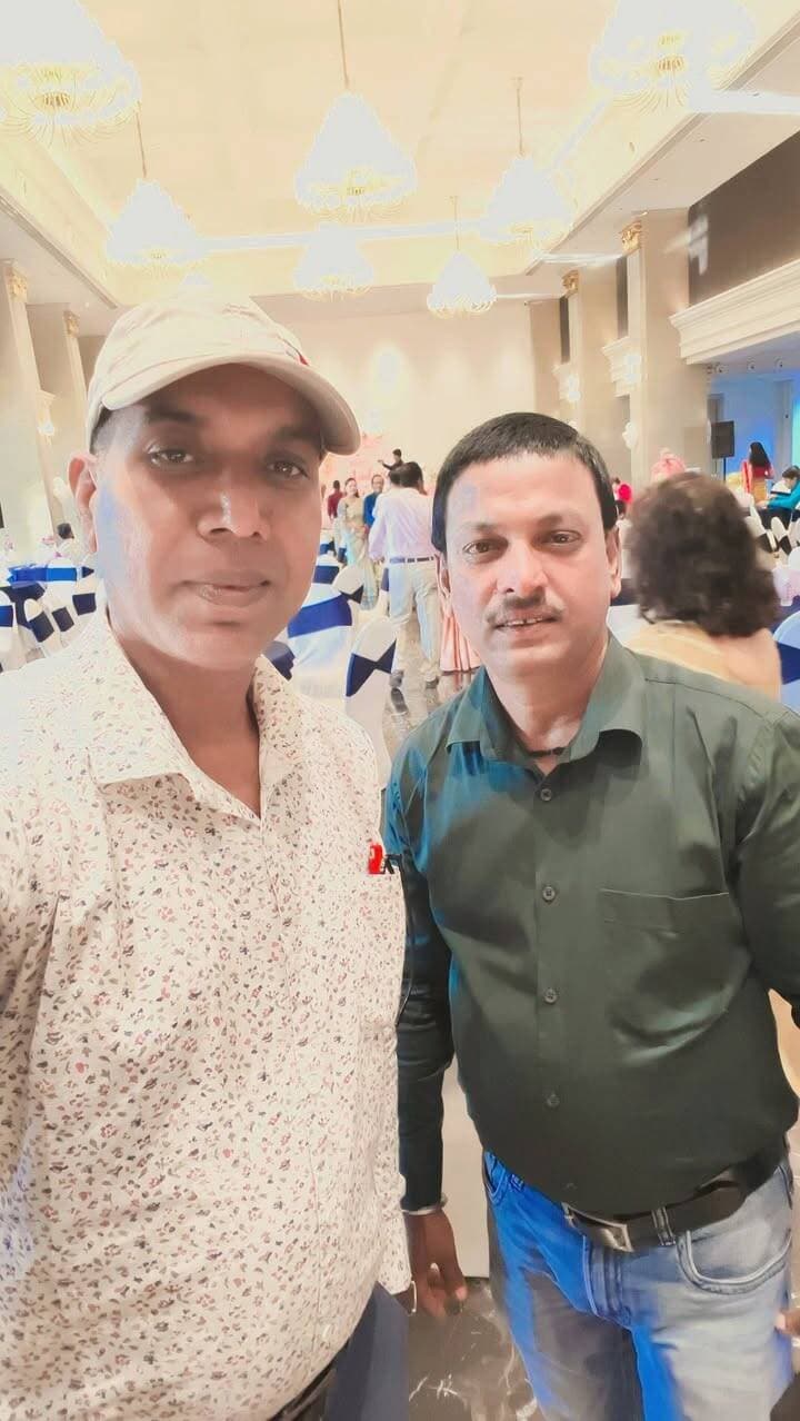 📸 खुशनुमा माहौल में यादगार मुलाकात! 😊
खास पलों को यादगार बनाती एक खूबसूरत तस्वीर। अपनों के साथ मुस्कुराहट और अपनत्व के ये पल हमेशा दिल के करीब रहते हैं। ❤️✨
#GayaJi #GayaJiHalchalNews #यादगार_पल #खूबसूरत_मुलाकात #दोस्ती #खुशियां #बिहार #गया #GoodMemories #SpecialMoments