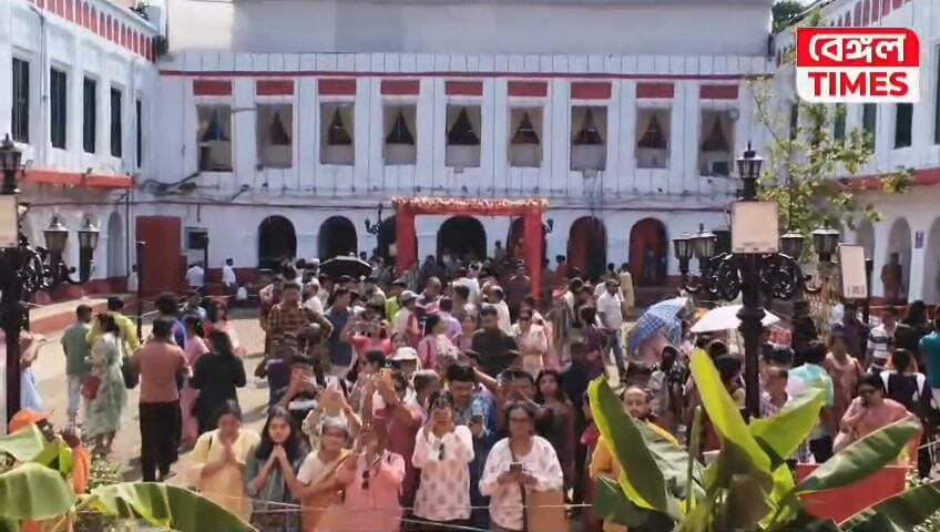 ২৭০ বছরে পদার্পণ করলো ঐতিহ্যমোড়া শোভাবাজার রাজবাড়ির দুর্গাপুজো, দর্শনার্থীদের ভিড় চোখে পড়ার মতো, জানুন এই সাবেকিয়ান পুজা সম্পর্কে
